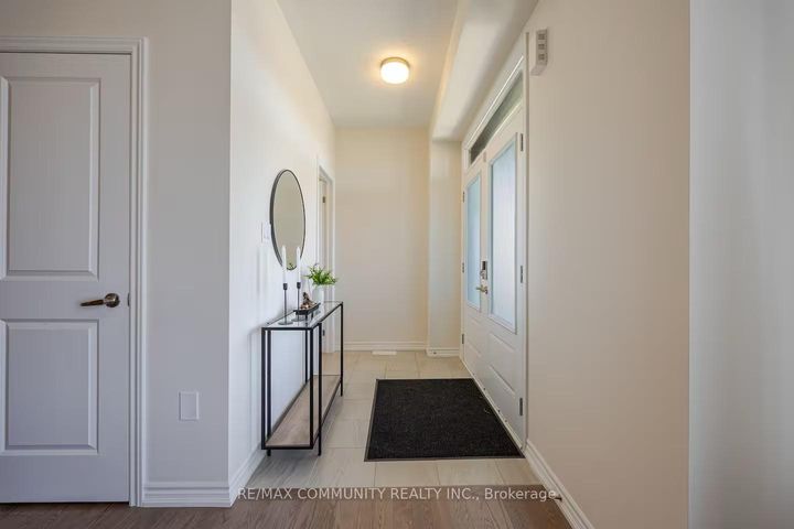 Photo 4 at 10243 Huntington Road, Kleinburg, Vaughan