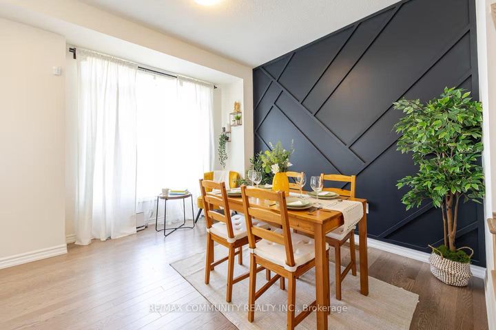 Photo 6 at 10243 Huntington Road, Kleinburg, Vaughan