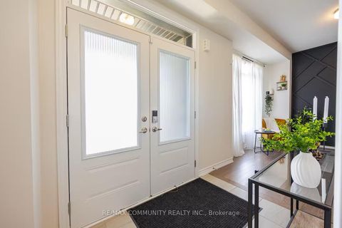 Photo 3 at 10243 Huntington Road, Kleinburg, Vaughan