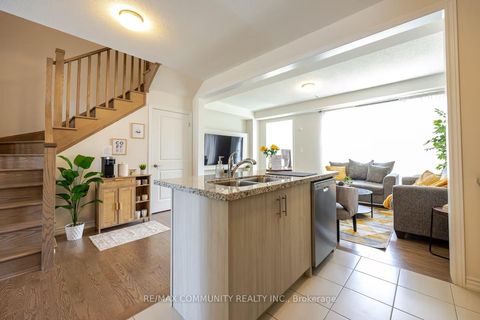 Photo 10 at 10243 Huntington Road, Kleinburg, Vaughan