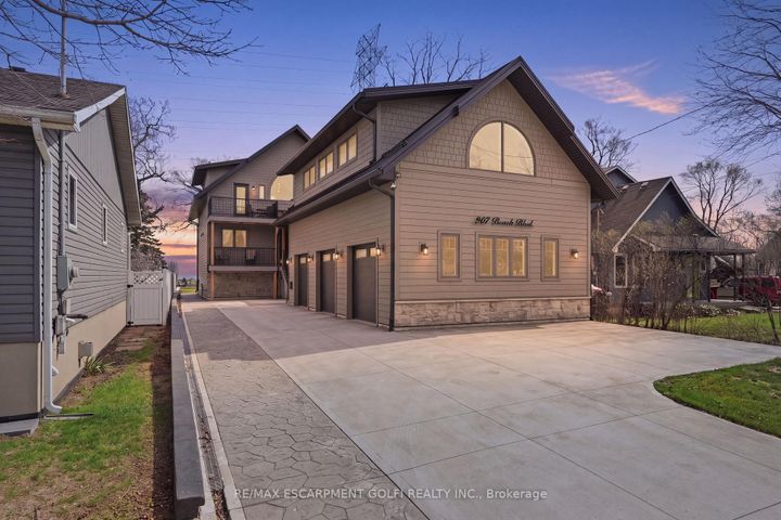 Photo 1 at 207 BEACH Boulevard, Hamilton Beach, Hamilton