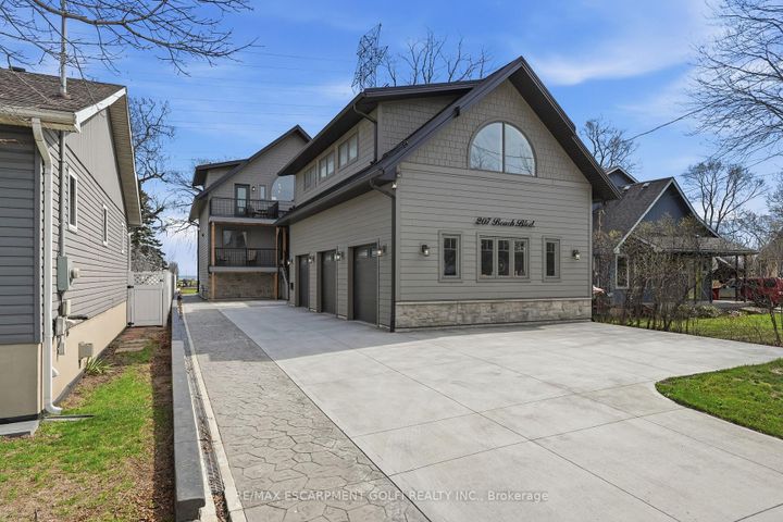 Photo 3 at 207 BEACH Boulevard, Hamilton Beach, Hamilton