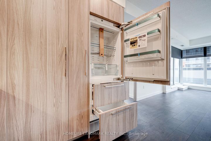 Photo 11 at 303 - 95 Mcmahon Drive, Bayview Village, Toronto