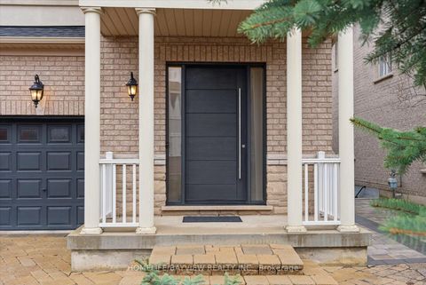 Photo 3 at 15 Maple Forest Drive, Rural Vaughan, Vaughan