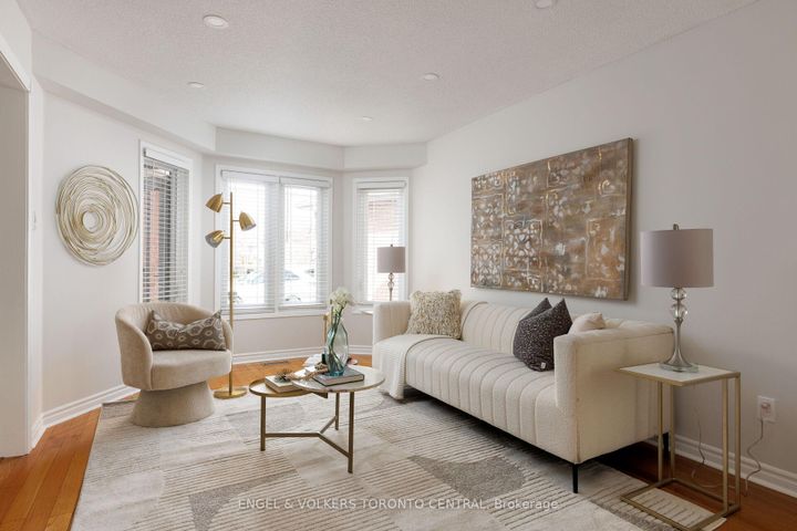 Photo 7 at 1539 Nipissing Court, Amberlea, Pickering