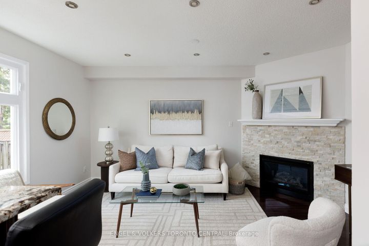 Photo 12 at 1539 Nipissing Court, Amberlea, Pickering