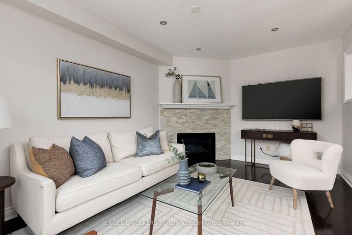 Photo 13 at 1539 Nipissing Court, Amberlea, Pickering