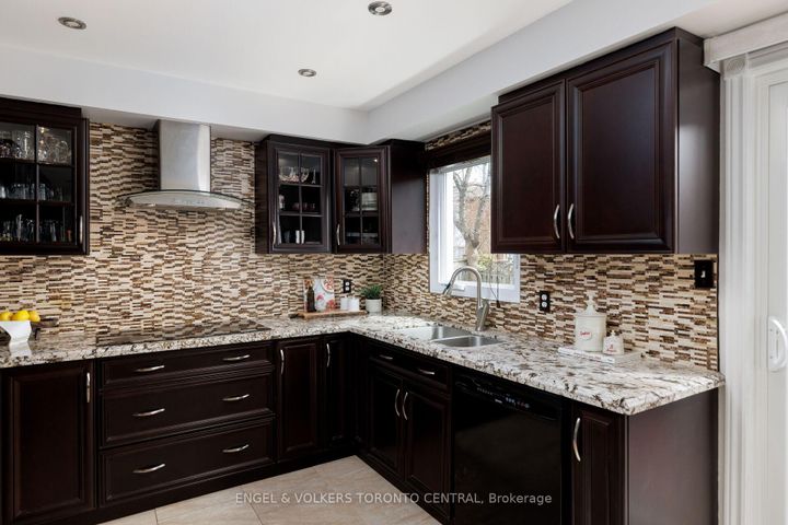 Photo 18 at 1539 Nipissing Court, Amberlea, Pickering