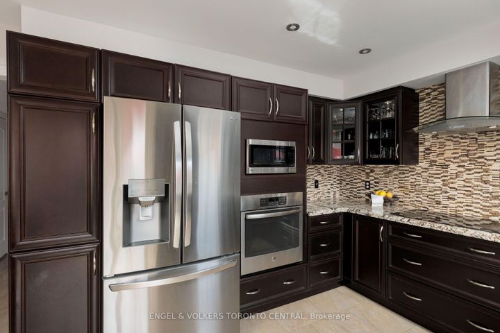 Photo 19 at 1539 Nipissing Court, Amberlea, Pickering