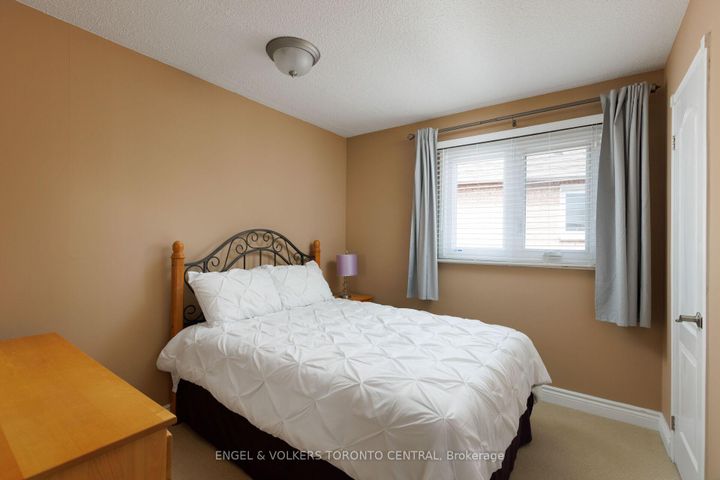 Photo 32 at 1539 Nipissing Court, Amberlea, Pickering