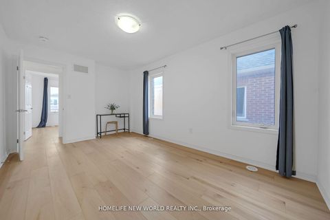 Photo 3 at 32 Fusilier Drive, Birchmount, Toronto