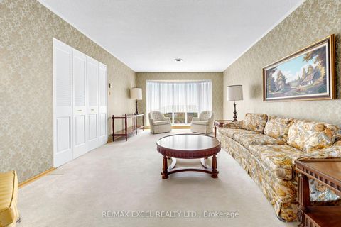 Photo 3 at 30 WAKEFIELD Crescent, L'Amoreaux, Toronto