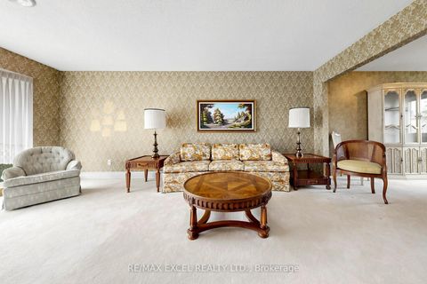 Photo 5 at 30 WAKEFIELD Crescent, L'Amoreaux, Toronto