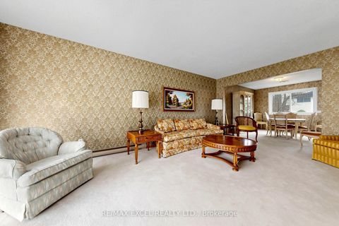 Photo 6 at 30 WAKEFIELD Crescent, L'Amoreaux, Toronto