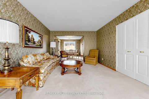 Photo 7 at 30 WAKEFIELD Crescent, L'Amoreaux, Toronto