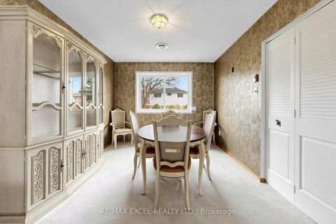 Photo 9 at 30 WAKEFIELD Crescent, L'Amoreaux, Toronto