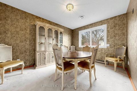 Photo 10 at 30 WAKEFIELD Crescent, L'Amoreaux, Toronto