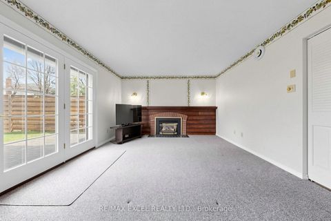 Photo 16 at 30 WAKEFIELD Crescent, L'Amoreaux, Toronto