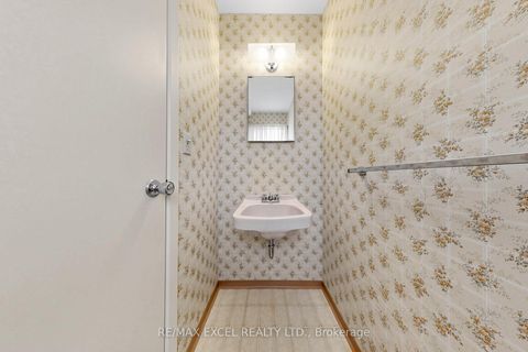 Photo 22 at 30 WAKEFIELD Crescent, L'Amoreaux, Toronto
