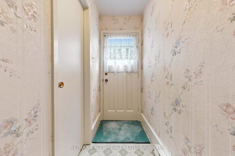 Photo 23 at 30 WAKEFIELD Crescent, L'Amoreaux, Toronto
