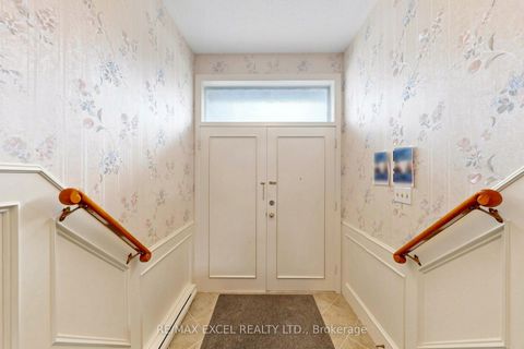 Photo 24 at 30 WAKEFIELD Crescent, L'Amoreaux, Toronto