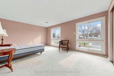 Photo 26 at 30 WAKEFIELD Crescent, L'Amoreaux, Toronto