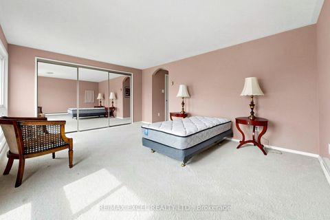 Photo 27 at 30 WAKEFIELD Crescent, L'Amoreaux, Toronto