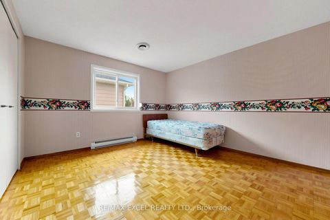 Photo 31 at 30 WAKEFIELD Crescent, L'Amoreaux, Toronto