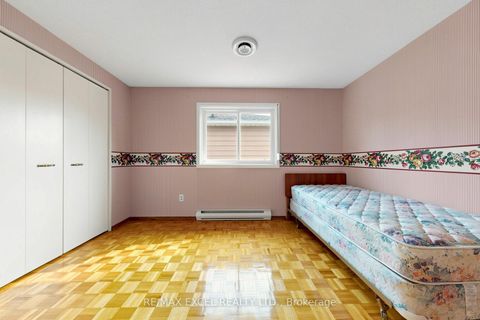 Photo 32 at 30 WAKEFIELD Crescent, L'Amoreaux, Toronto