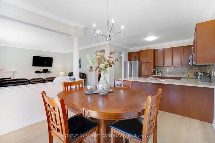 Photo 11 at 43 Alice Springs Crescent, Credit Valley, Brampton