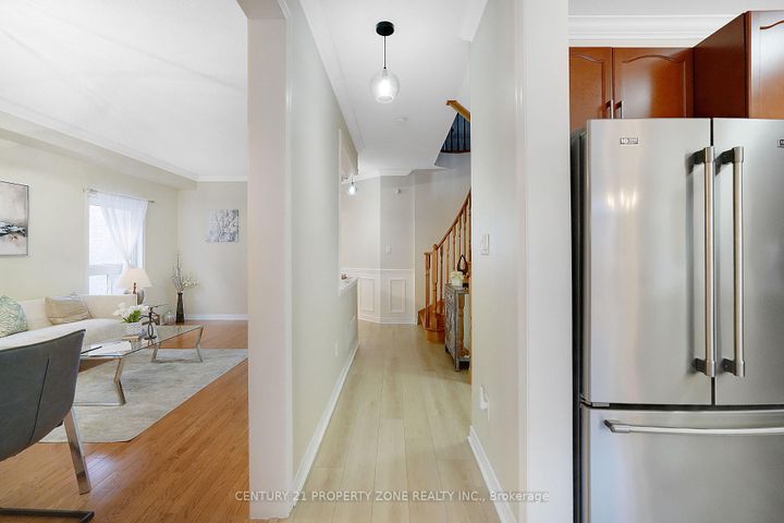 Photo 13 at 43 Alice Springs Crescent, Credit Valley, Brampton