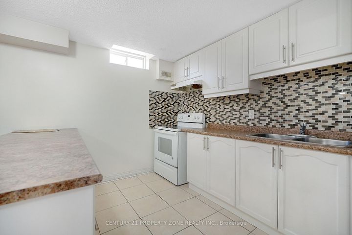 Photo 33 at 43 Alice Springs Crescent, Credit Valley, Brampton