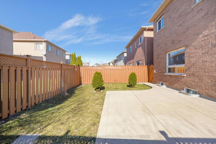 Photo 38 at 43 Alice Springs Crescent, Credit Valley, Brampton