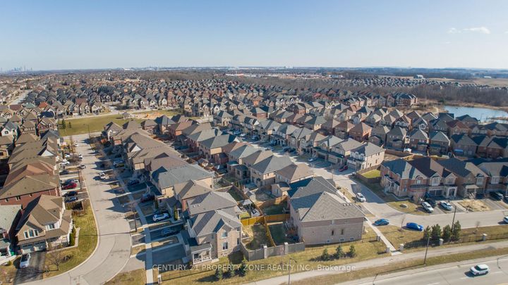 Photo 41 at 43 Alice Springs Crescent, Credit Valley, Brampton