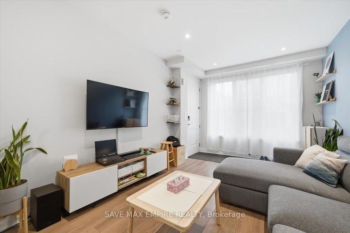 Photo 4 at 227 - 652 Cricklewood Drive, Mineola, Mississauga