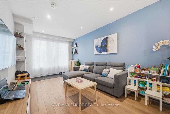 Photo 6 at 227 - 652 Cricklewood Drive, Mineola, Mississauga