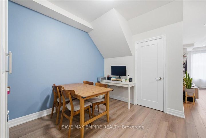 Photo 10 at 227 - 652 Cricklewood Drive, Mineola, Mississauga