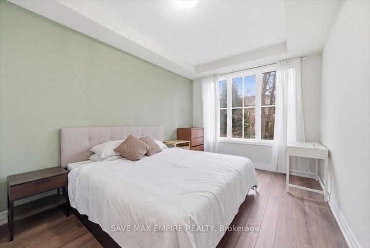 Photo 13 at 227 - 652 Cricklewood Drive, Mineola, Mississauga