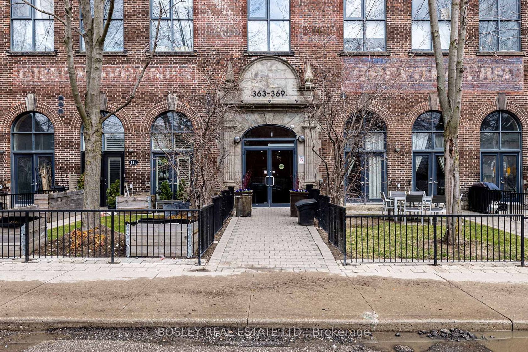 309 - 363 Sorauren Avenue, Roncesvalles, Toronto photo 2