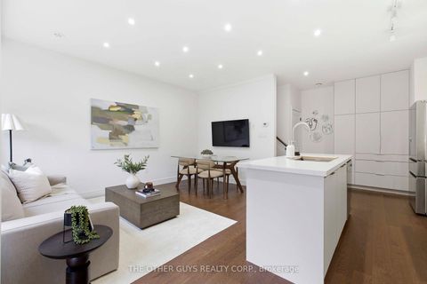 Photo 2 at 18 - 9R Clintwood Gate, Donalda, Toronto