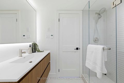 Photo 14 at 18 - 9R Clintwood Gate, Donalda, Toronto