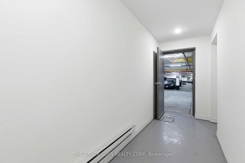 Photo 24 at 18 - 9R Clintwood Gate, Donalda, Toronto