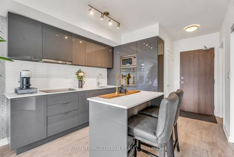 Photo 6 at 611 - 27 Bathurst Street, Waterfront Communities C1, Toronto