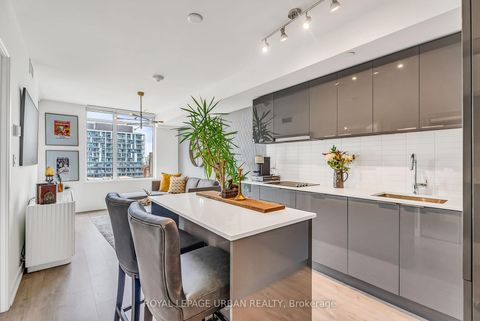 Photo 7 at 611 - 27 Bathurst Street, Waterfront Communities C1, Toronto