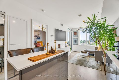 Photo 9 at 611 - 27 Bathurst Street, Waterfront Communities C1, Toronto