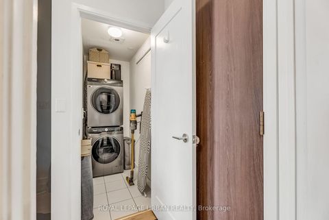 Photo 21 at 611 - 27 Bathurst Street, Waterfront Communities C1, Toronto
