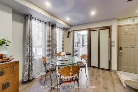 Photo 3 at 21 Dundonald Street, Yonge Corridor, Toronto