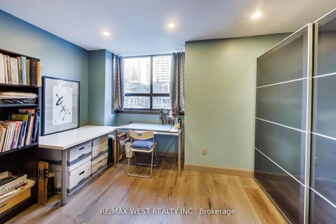 Photo 8 at 21 Dundonald Street, Yonge Corridor, Toronto