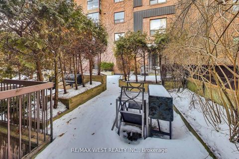 Photo 14 at 21 Dundonald Street, Yonge Corridor, Toronto