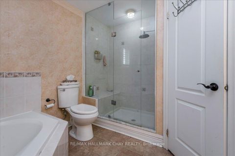 Photo 24 at 30 Birkhall Place N, Shore, Barrie